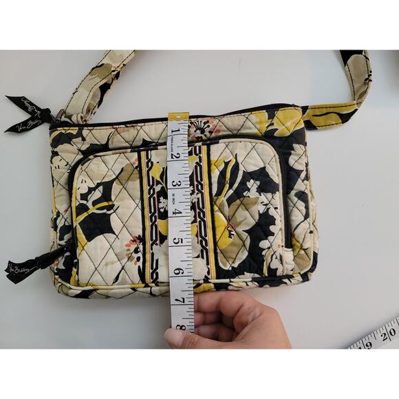 Vera Bradley Beautiful Yellow Patterned Pocketbook Adjustable Strap - Picture 7 of 8